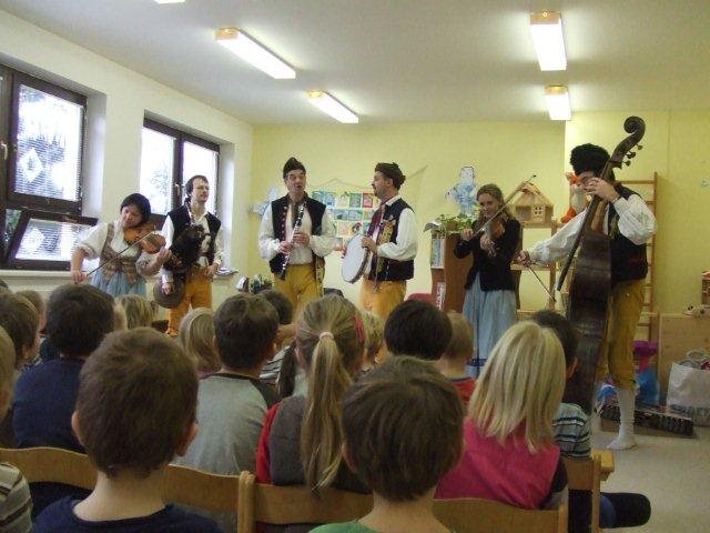 Vanocni_koncert_ve_skolce_007.jpg